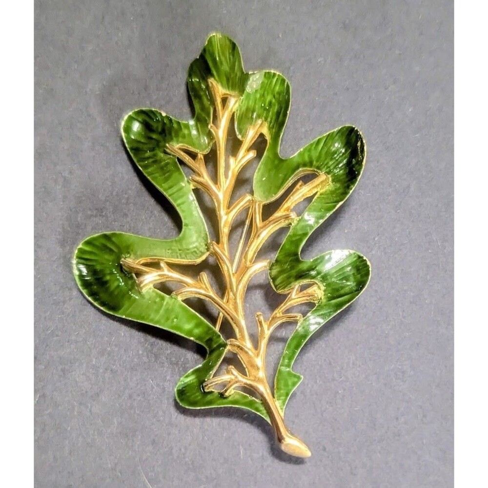 Sarah Coventry Enchanted Forest Leaf Brooch Gold Tone Metal Base Vintage 60'S